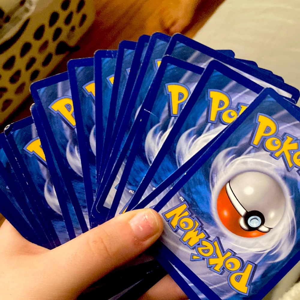 19 Pokémon cards